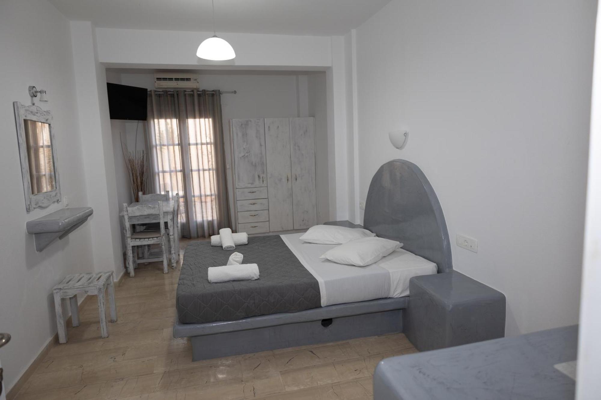 Ira Apartments Kamári Eksteriør billede