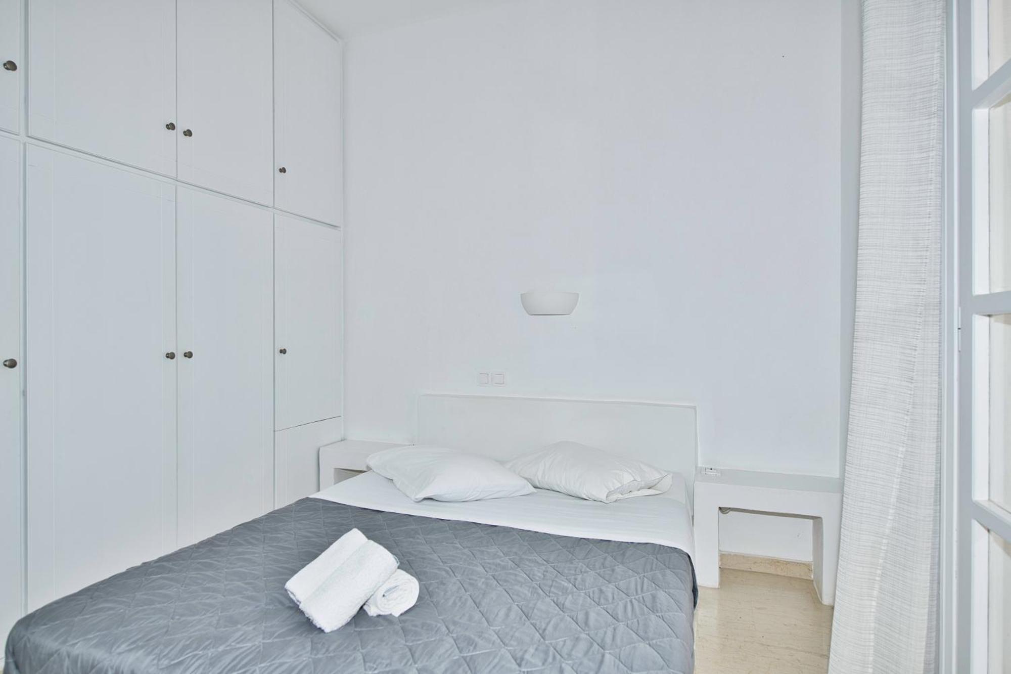 Ira Apartments Kamári Eksteriør billede