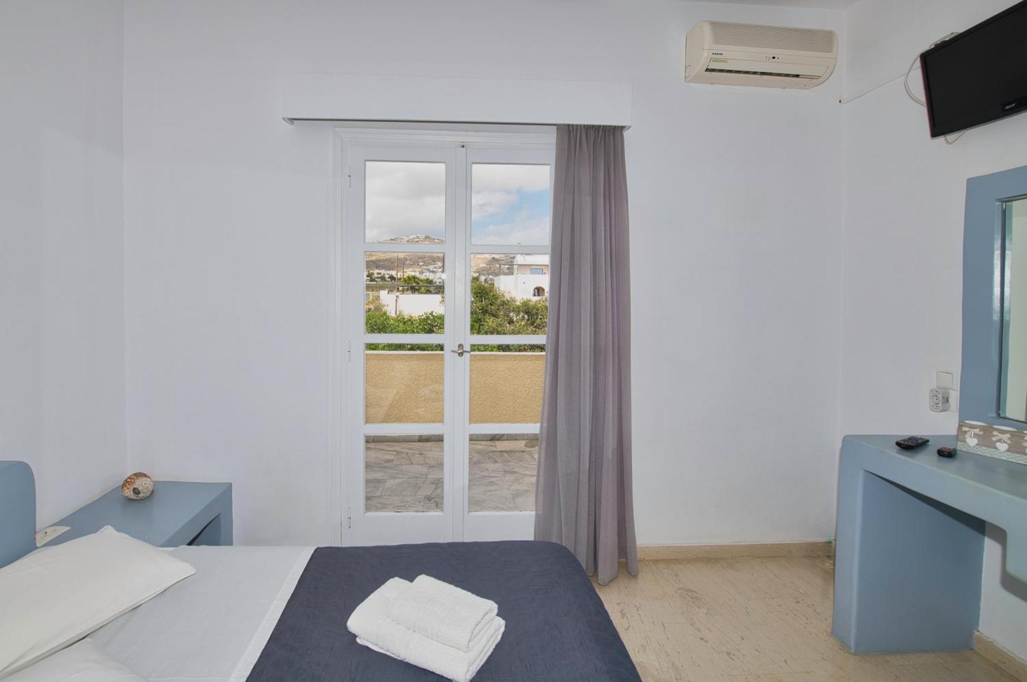 Ira Apartments Kamári Eksteriør billede