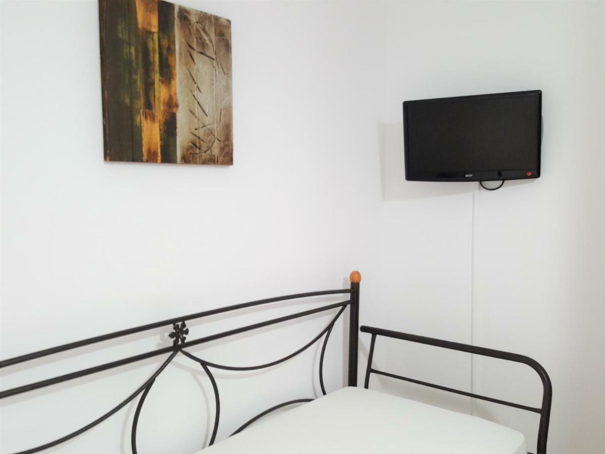 Ira Apartments Kamári Eksteriør billede